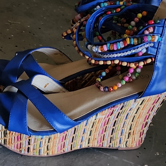 Awesome Multicolor Wedges! Size 7 - Picture 10 of 10
